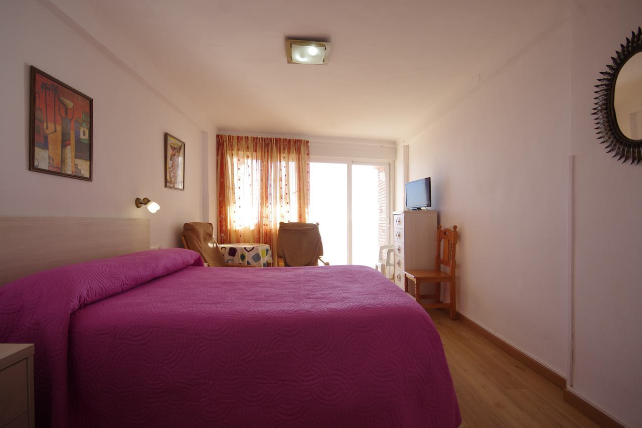 Apartamentos Los Pinos カルプ エクステリア 写真