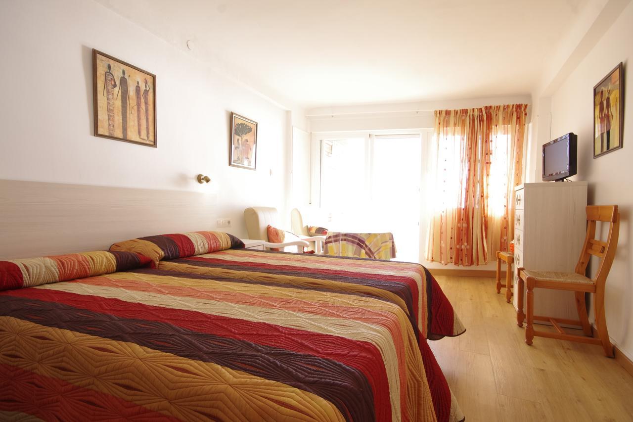 Apartamentos Los Pinos カルプ エクステリア 写真