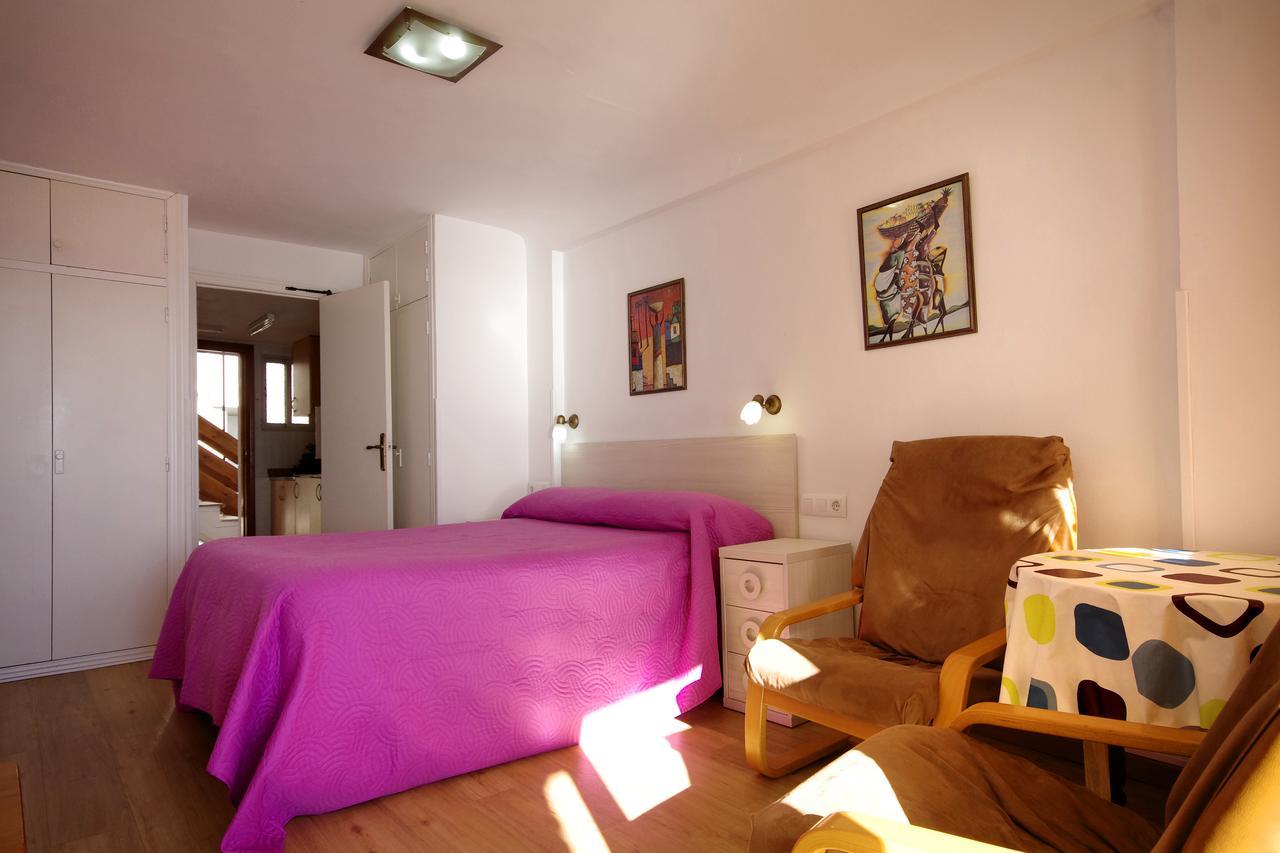 Apartamentos Los Pinos カルプ エクステリア 写真